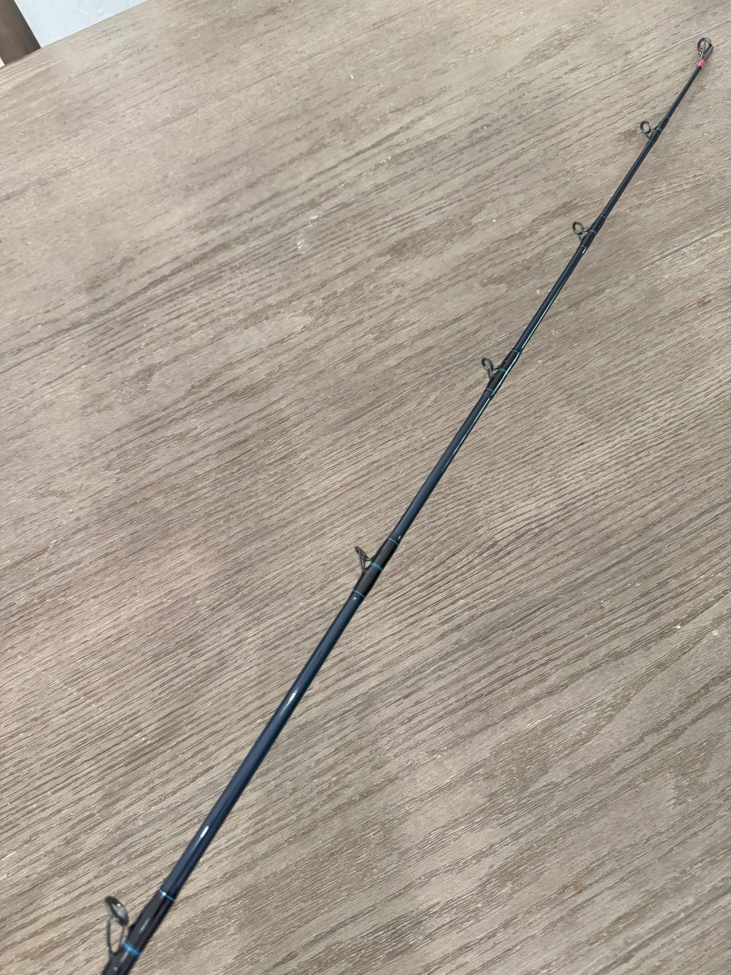 1089 Blue w SICs (Spinning)