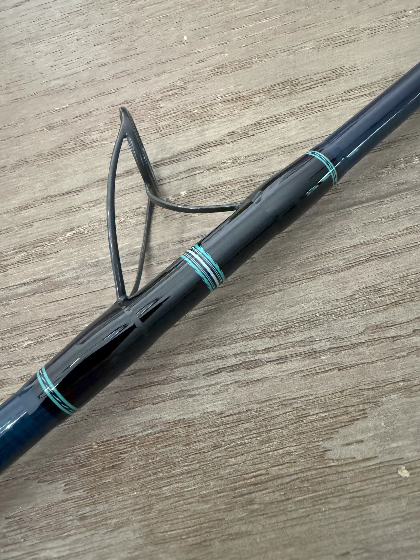 1089 Blue w Titanium SICs (Spinning)