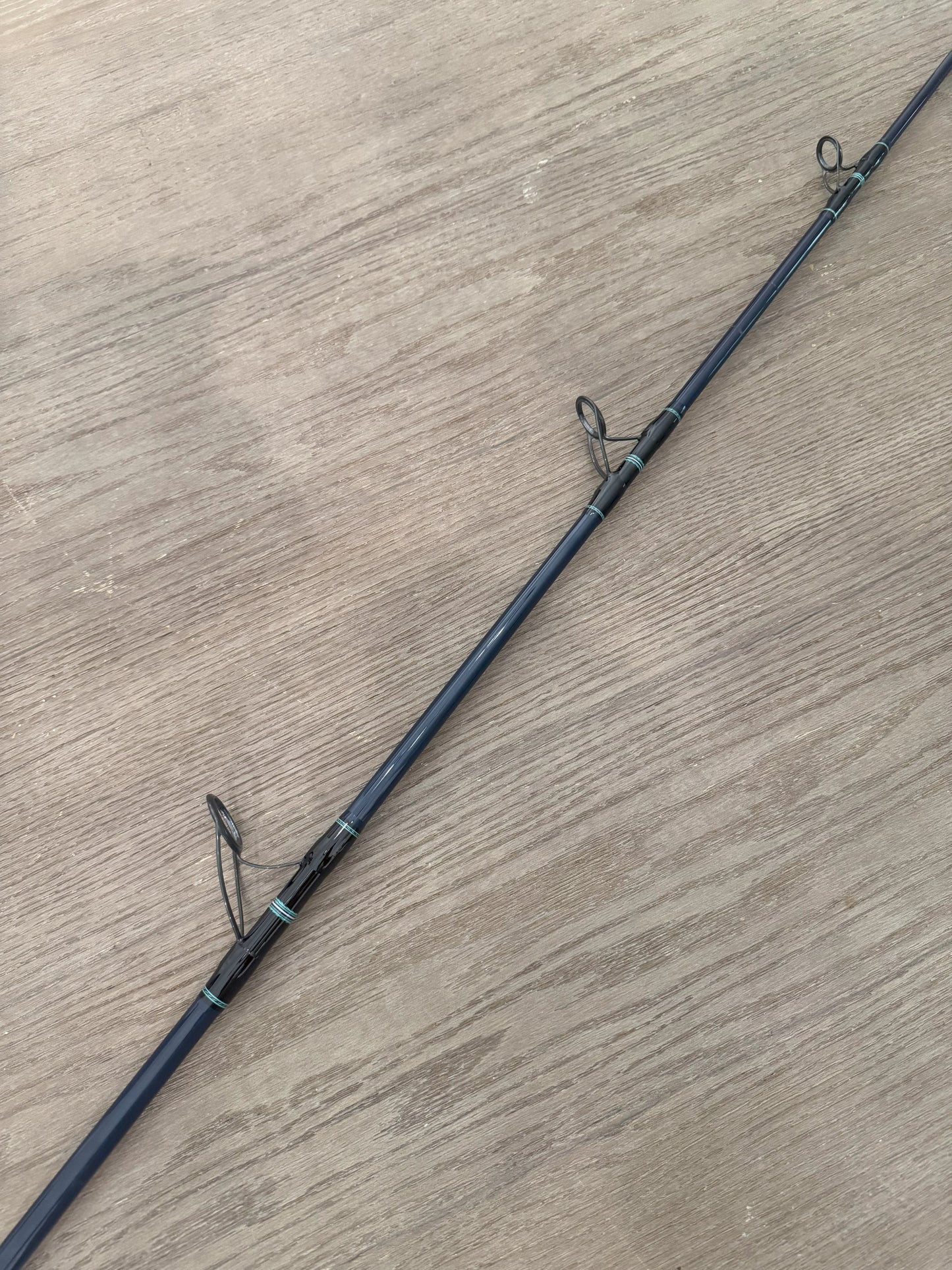 1089 Blue w Titanium SICs (Spinning)