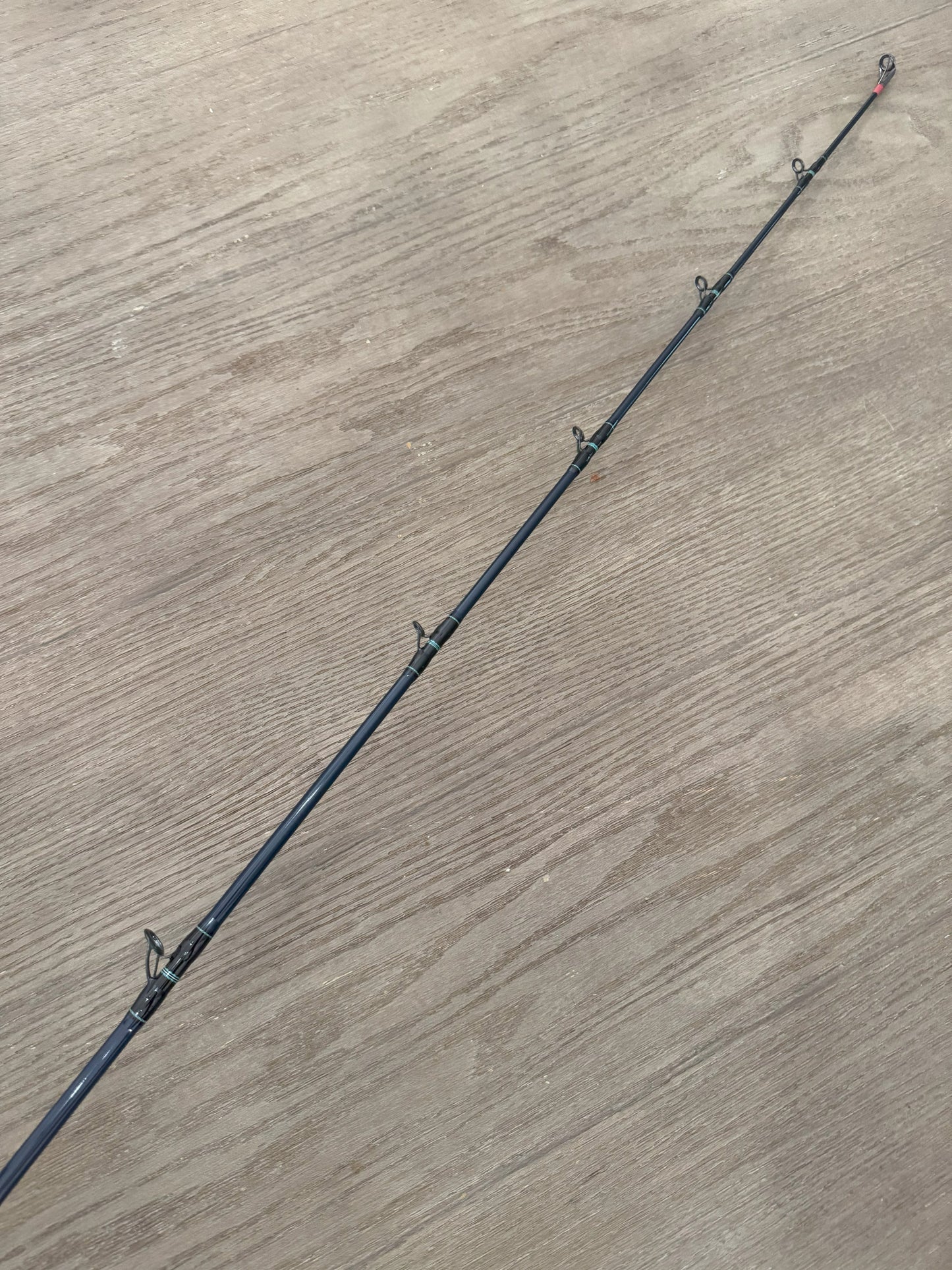 1089 Blue w Titanium SICs (Spinning)