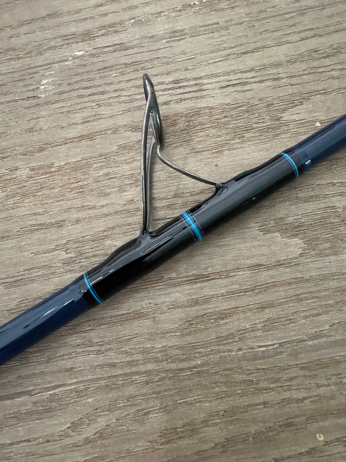 1089 Blue w SICs (Spinning)