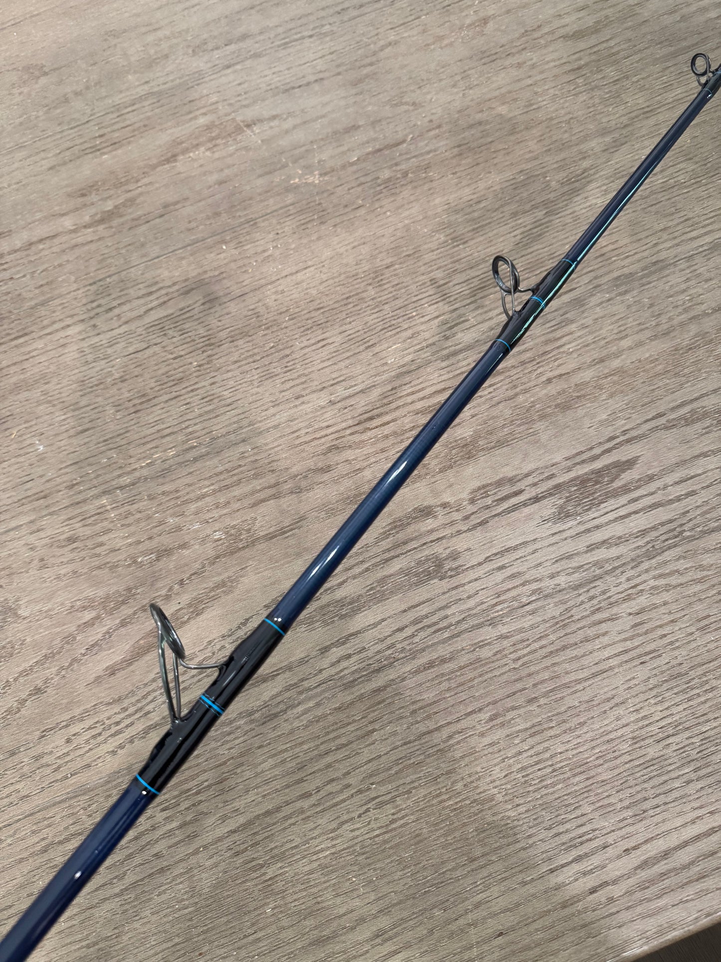 1089 Blue w SICs (Spinning)